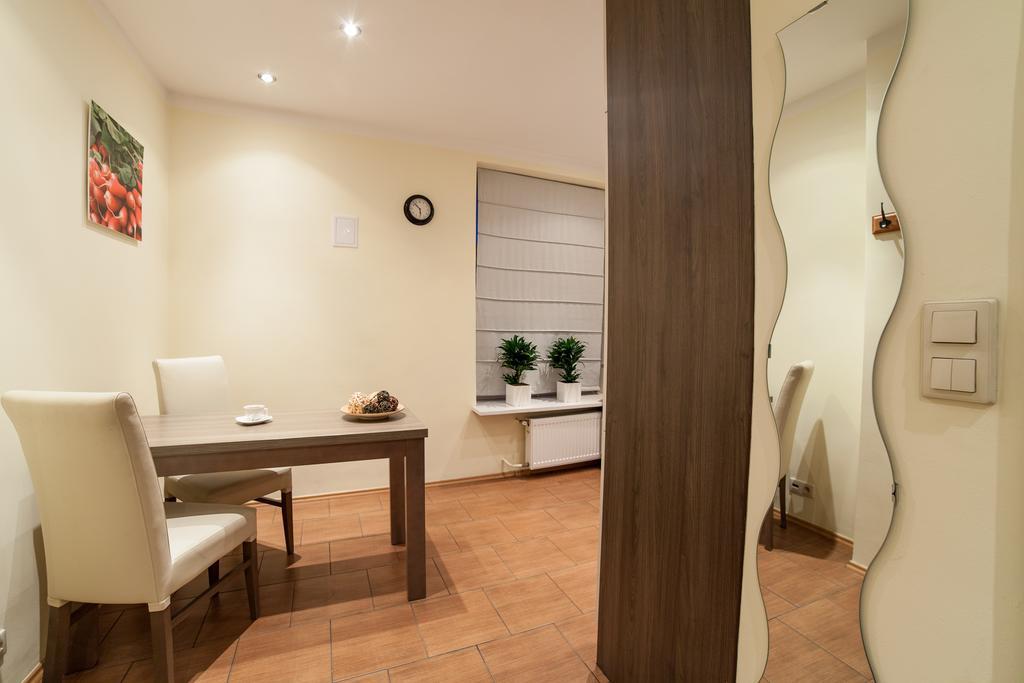 Place 4 You Apartments Krasków Cameră foto