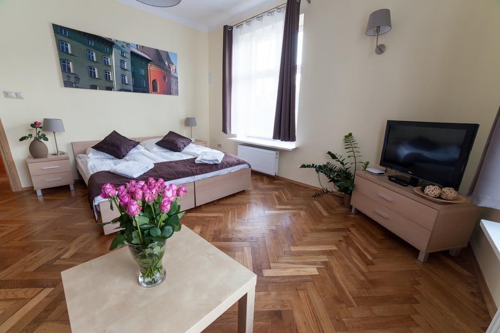 Place 4 You Apartments Krasków Cameră foto