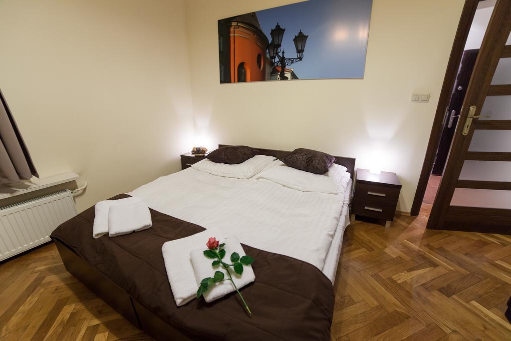 Place 4 You Apartments Krasków Cameră foto