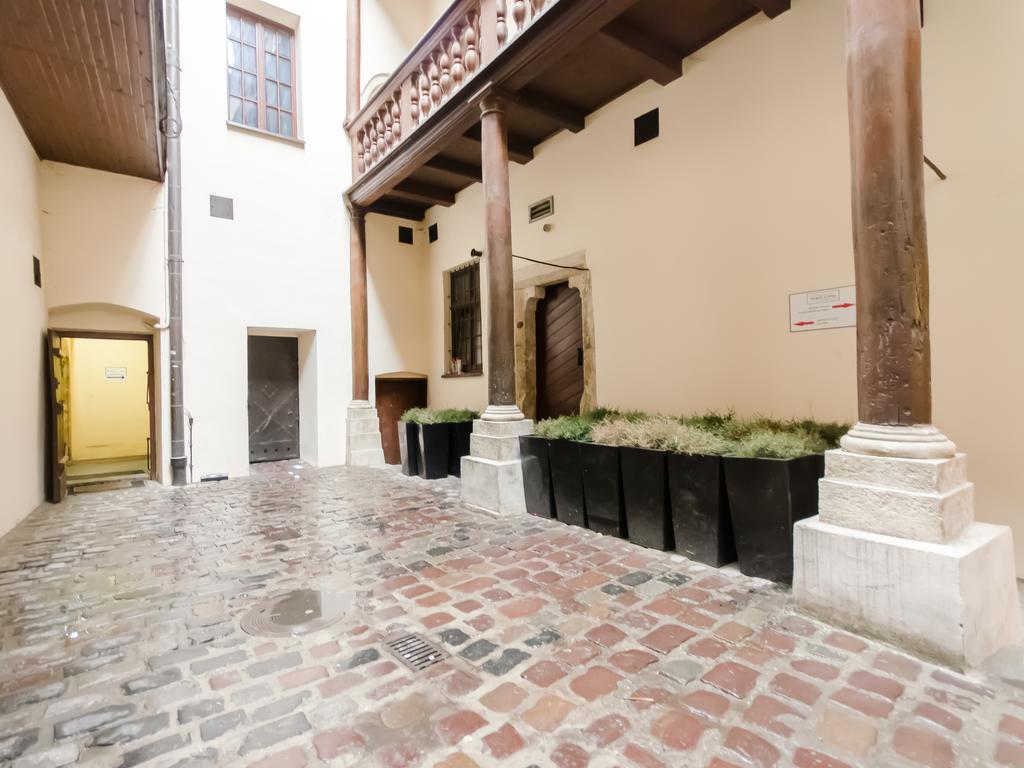 Place 4 You Apartments Krasków Exterior foto